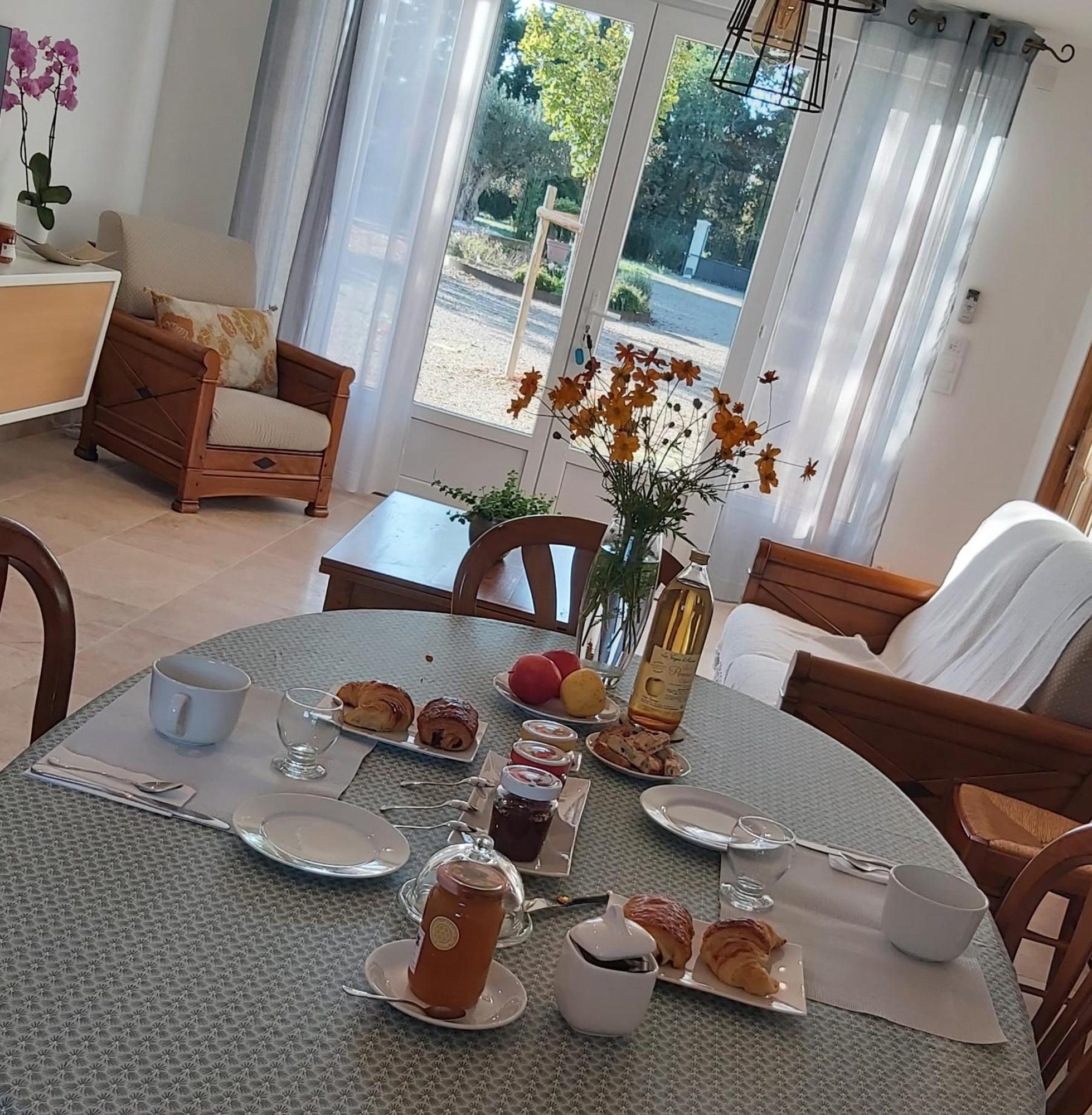 Mas Des Tourterelles Bed & Breakfast Jonquieres  Exterior foto